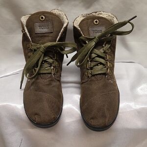 Tom's Womens Lace Up Ankle Boots Fur Lined Brown Size 7.5